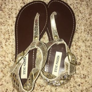 VERY good condition Steve Madden sandals!